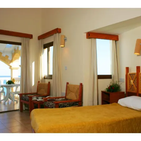 Topset 3* Agios Georgios (Kyrenia)