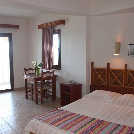 Topset Hotel Agios Georgios (Kyrenia)