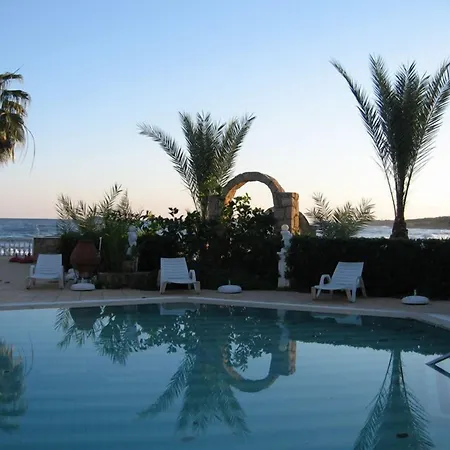 Topset 3* Agios Georgios (Kyrenia)